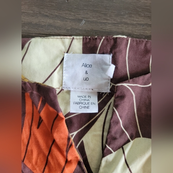 Alice + UO, Cropped Cotton Blouse, Multi-Colored Tropical Leaf Print, Size Small - Picture 3 of 3